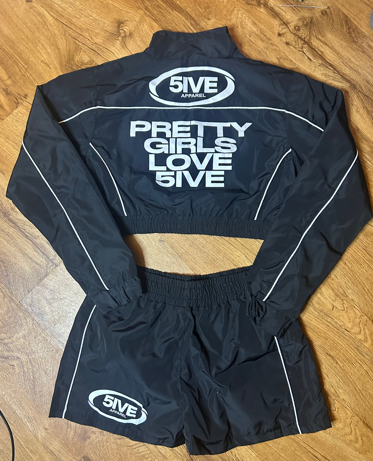 “PRETTY GIRLS LOVE 5IVE” BLACK WOMAN SET